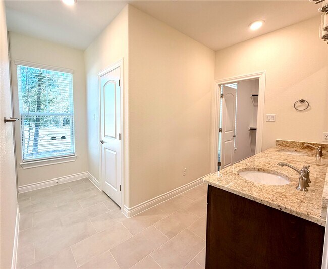 Building Photo - 12871 Oak Barrel Rd