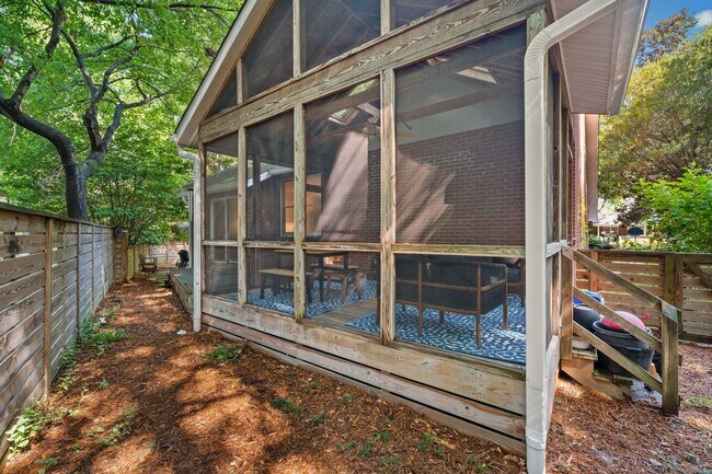 Building Photo - Beautiful Home in the Desirable Bel Arbor Community!