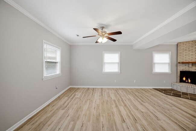 Building Photo - 220 Chickamauga Pike