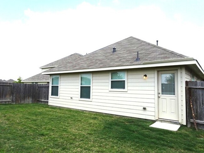 Building Photo - 5911 Brenwood Trails Ln