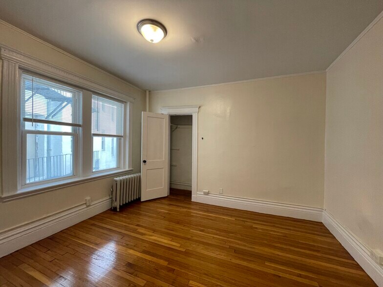 Building Photo - 28 Symphony Rd