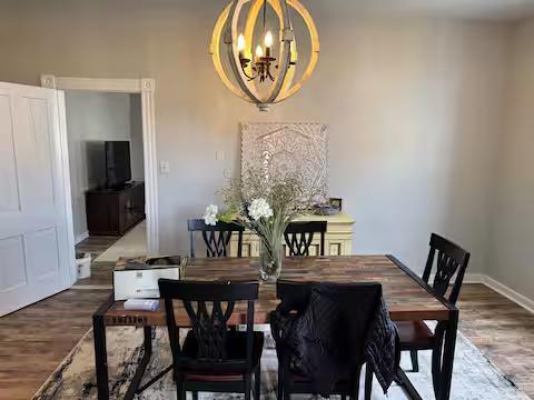 Building Photo - 302 W Potomac St