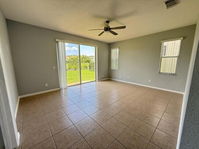 Building Photo - 9084 Silver Glen Way