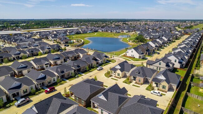 Building Photo - 14915 Sparrows Nest Ln