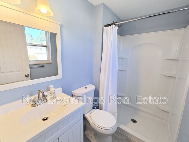 Building Photo - 5330 Silver Spur Ave