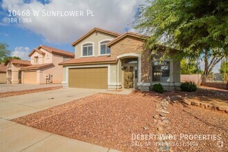 Building Photo - Amazing remodeled 3 bedroom, 2.5 bath hous...