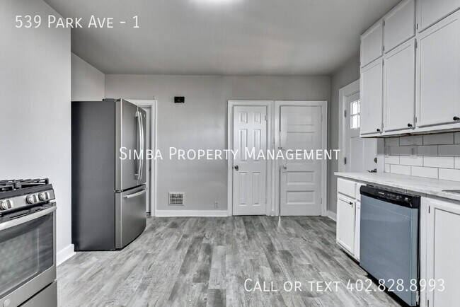 Building Photo - 539 Park Ave