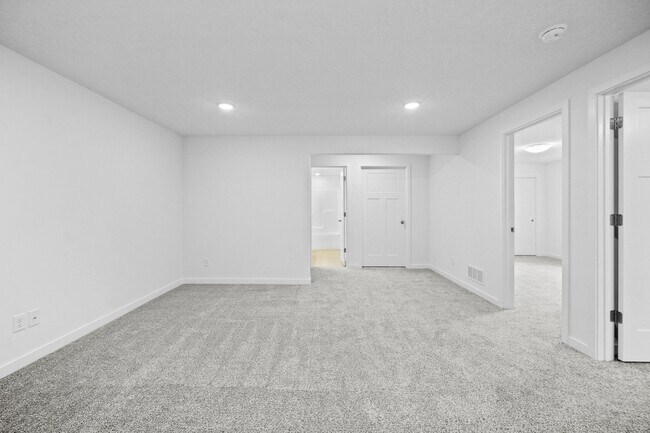 Building Photo - Brand New Townhome - Incredible Space