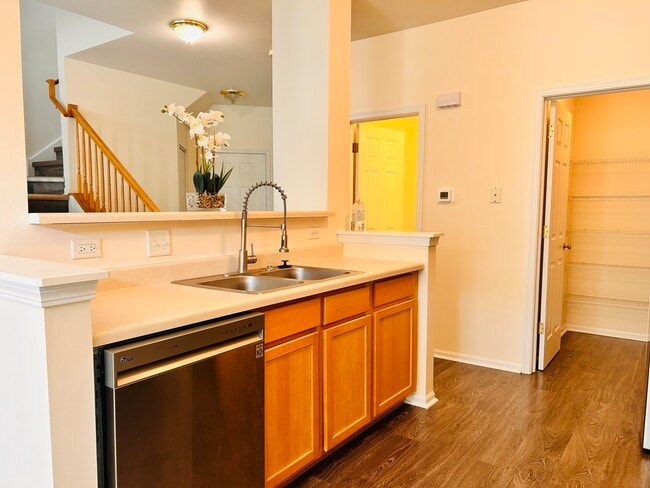Building Photo - 24121 Walnut Cir