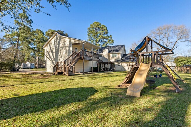 Building Photo - 9123 Kerr Dr
