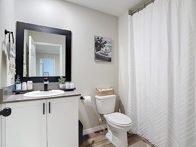 Building Photo - 1504 Hummingbird Rd