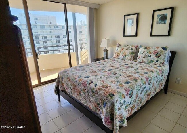 Building Photo - 2828 N Atlantic Ave