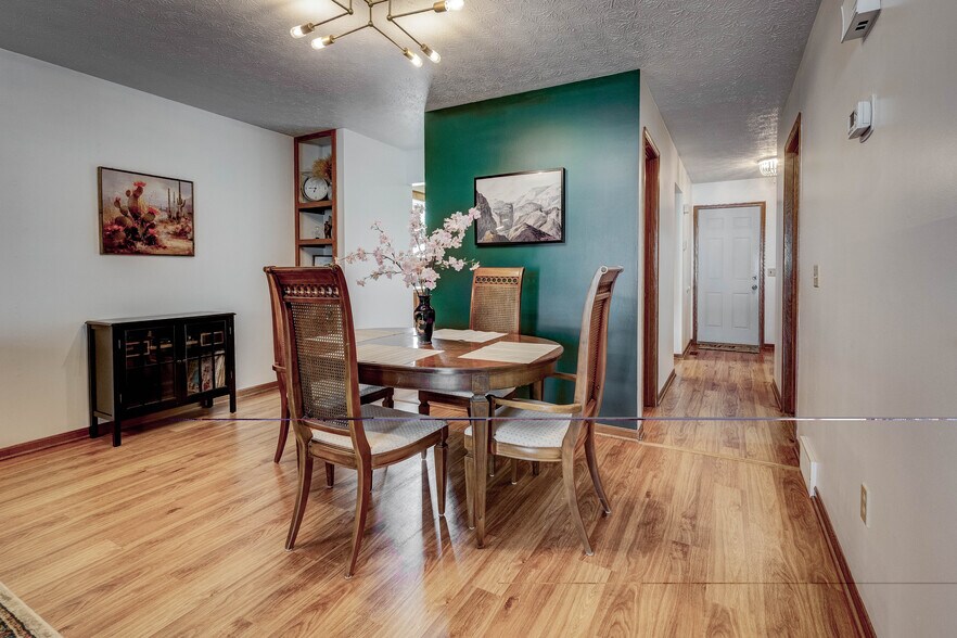 Building Photo - 6524 Blossomwood Cir NE