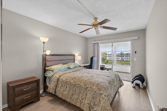 Building Photo - 4003 Wolverton E