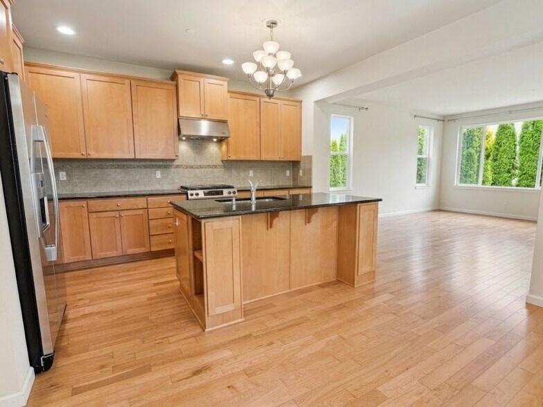 Building Photo - 18200 NE 110th St