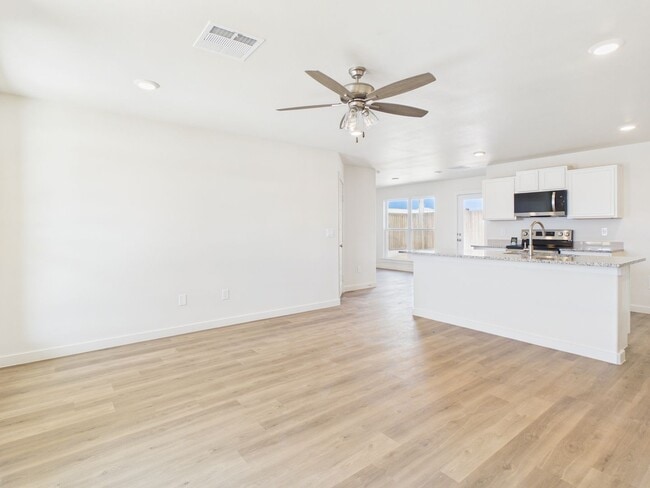 Building Photo - 2801 Ranch House Rd