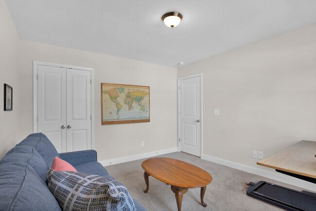 Building Photo - 245 Lonesome Glory Dr