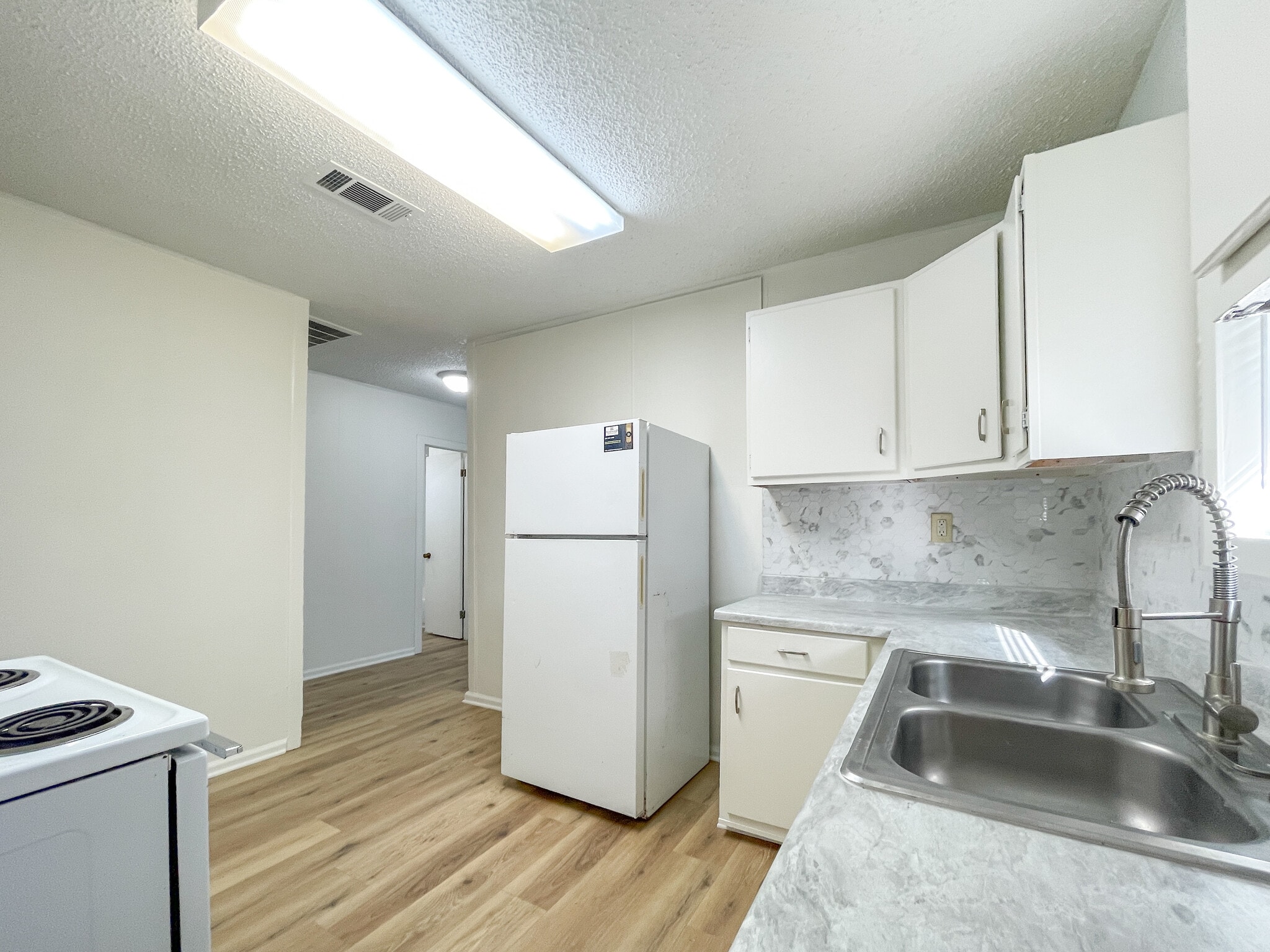 Building Photo - 715 N Bunker Dr