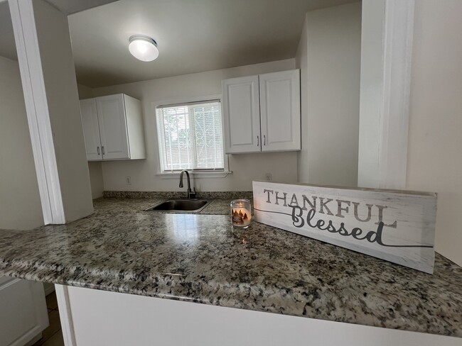 Kitchen nook - 1528 N Waterman Ave