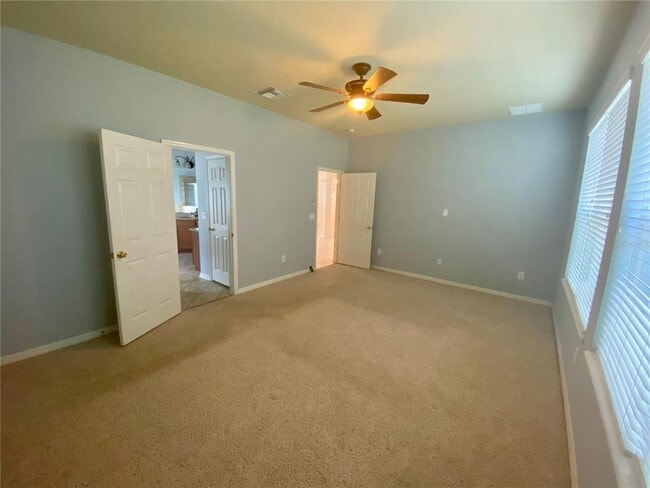 Building Photo - 6610 Portland Oak Ct