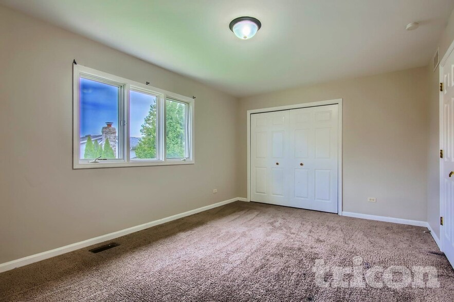 Building Photo - 7652 Brittany Ct