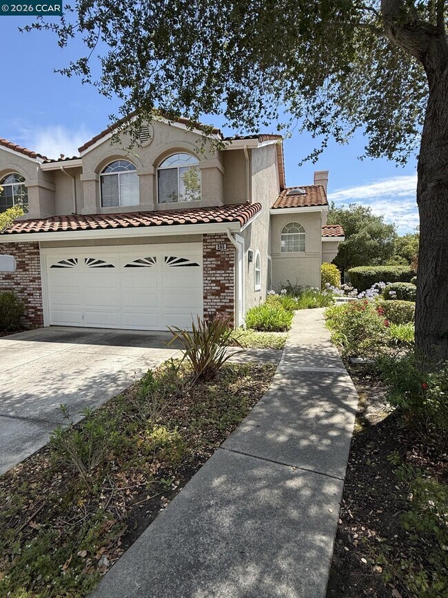Building Photo - 365 Bellflower Dr