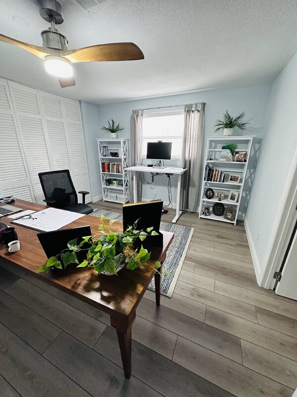 Building Photo - 2563 S Peninsula Dr