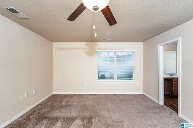 Building Photo - 605 Clover Cir