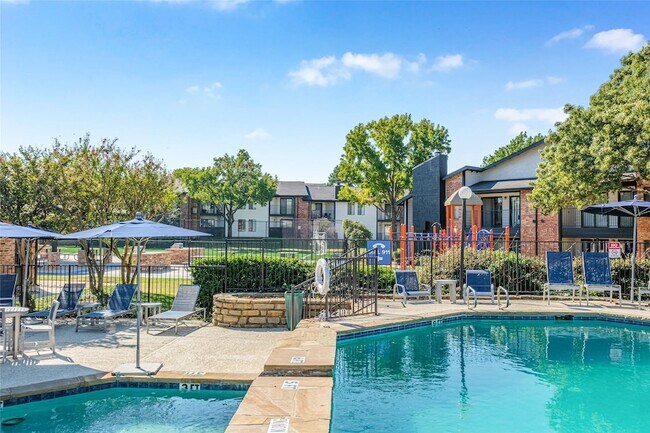 Building Photo - 4600 W Pioneer Dr