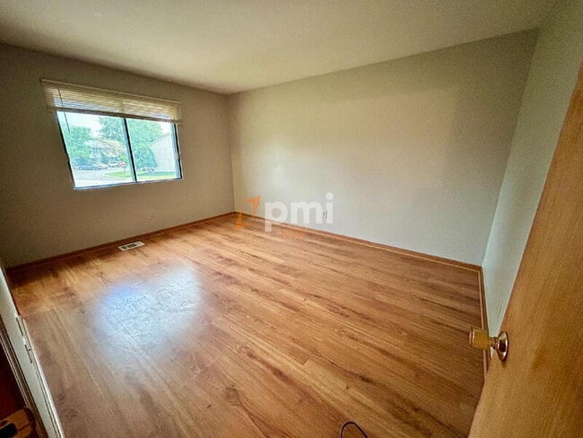 Building Photo - 6059 Delaware Dr