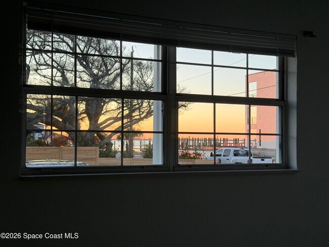 Building Photo - 154 Crescent Beach Dr