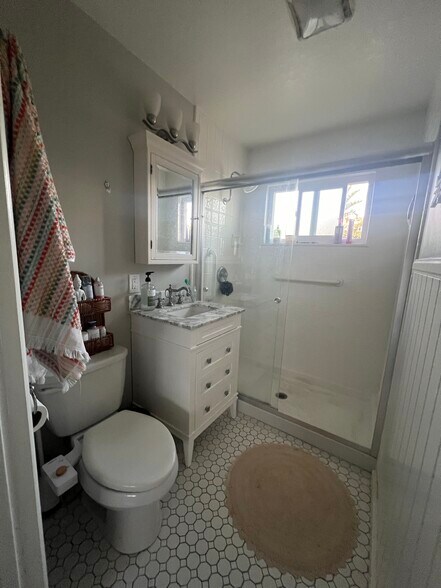 Building Photo - 67 College Dr