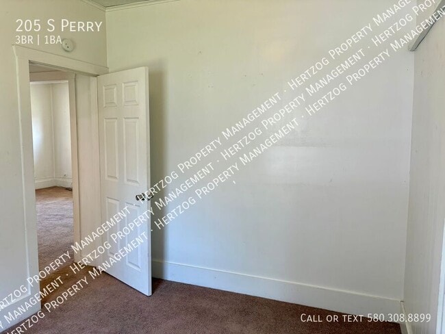 Building Photo - 205 S Perry-