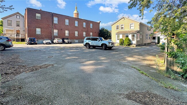 Building Photo - 809 Hamilton St