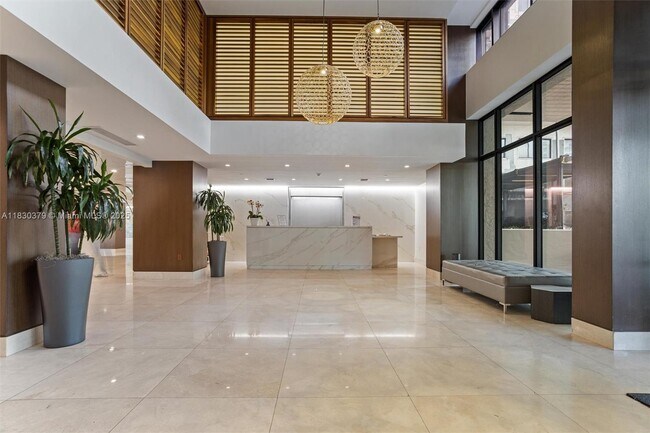 Building Photo - 540 Brickell Key Dr
