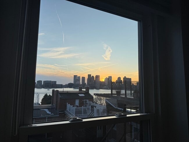 Building Photo - 179 Webster St