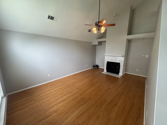 Building Photo - 1508 Mountain Side Dr