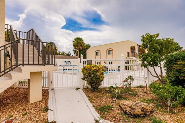 Building Photo - 16361 Dublin Cir