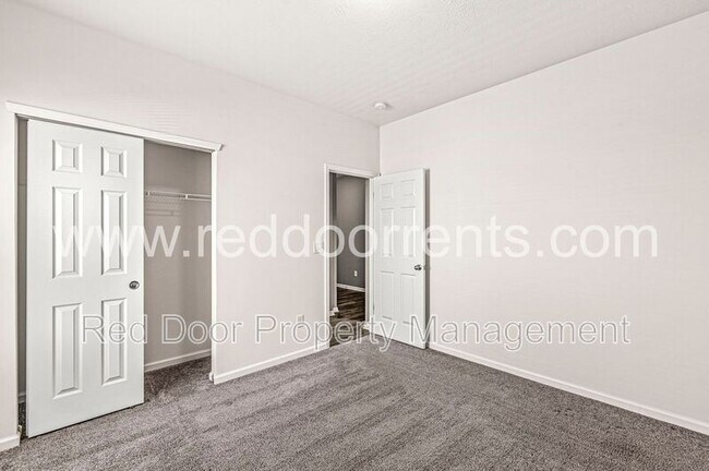 Building Photo - 4920 Penoyer Ln