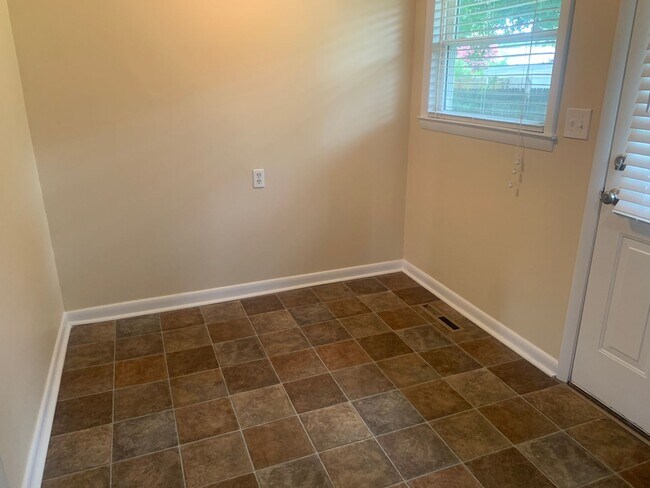 Building Photo - 2611 Gardiner Ln