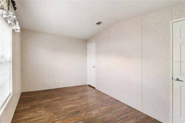 Building Photo - 419 N Chestnut Rd