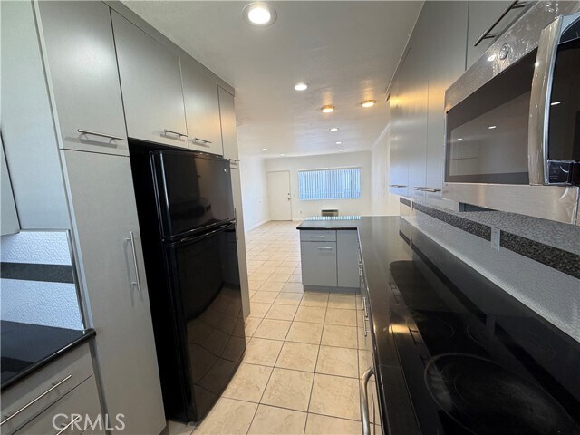 Building Photo - 240 W Verdugo Ave