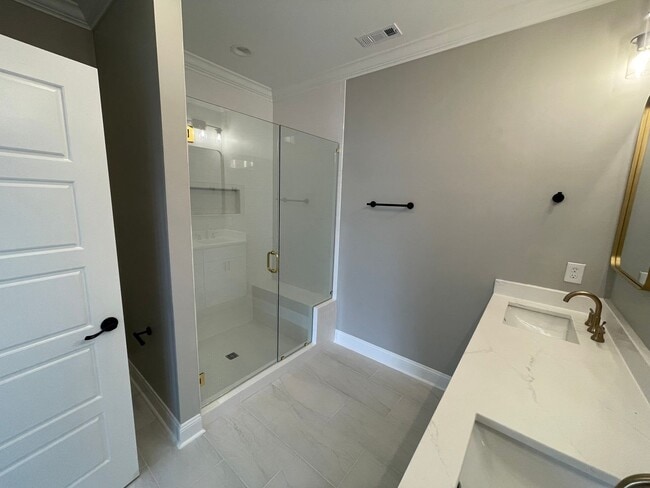 Building Photo - New 3/2.5 Townhouse in Downtown Rome $2,295