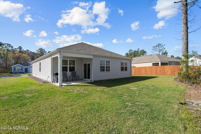 Building Photo - 1561 Pleasant Holw Ct SE