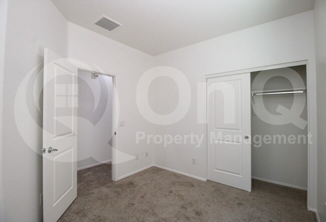 Building Photo - 3113 E Danbury Rd