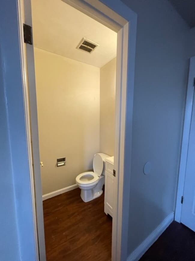 Building Photo - Redlands 3 bed 1.5 bath with yard