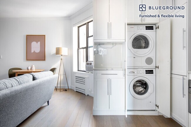 Building Photo - 915 West End Ave