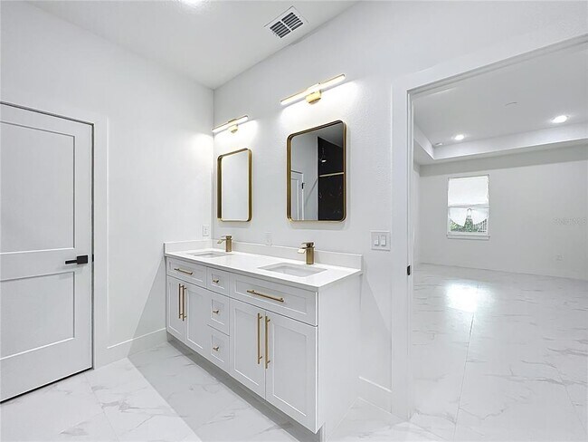 Building Photo - 780 Kangaroo Ct