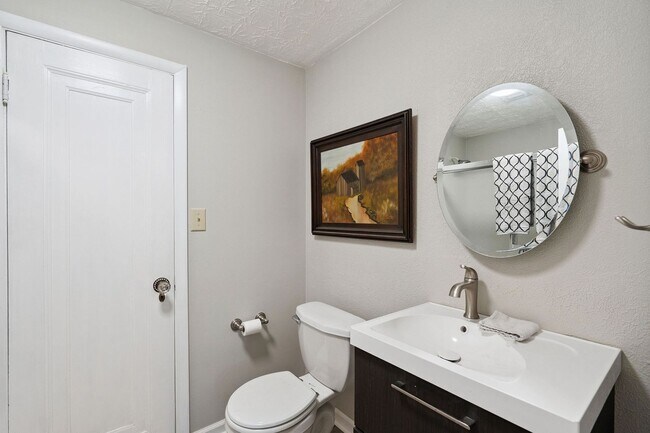 Building Photo - Gated versatile lifestyle property tucked into the heart of Tennessee’s most scenic countryside