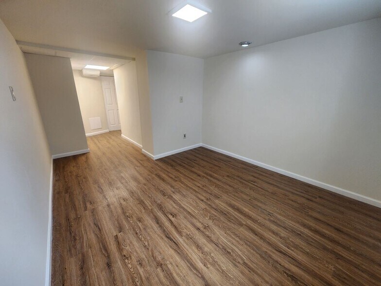 Building Photo - 13416 Tamarack Rd